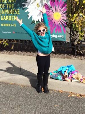 Alexa Cheering at the Tour de Bronx