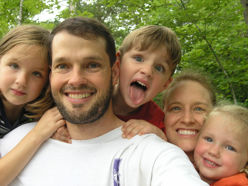 Ashlea (left) and her family shortly after her mom’s diagnosis