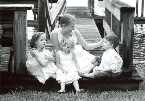 Kristen with Ashlea, Rebecca, and Luke shortly after her diagnosis