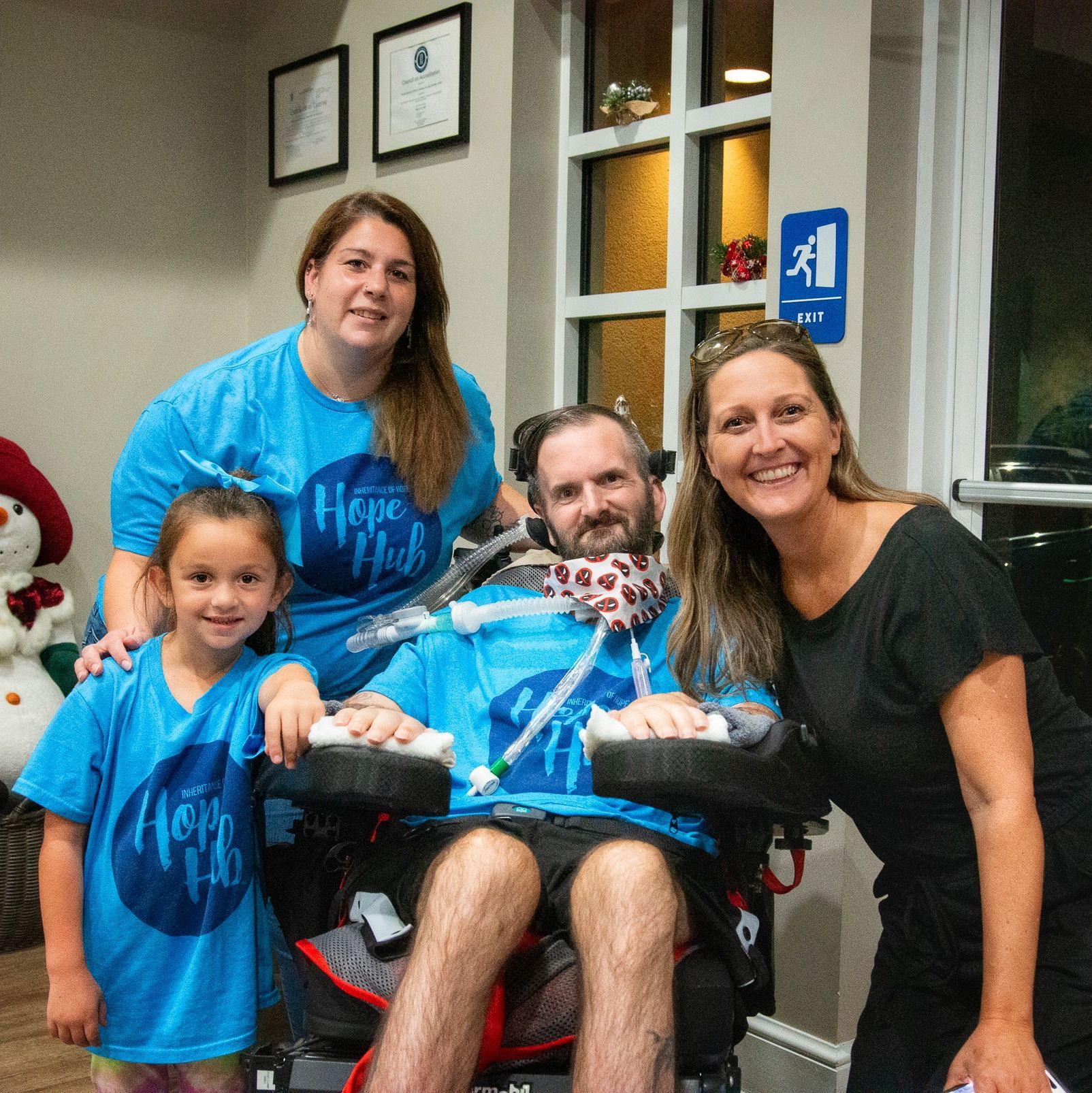501080945_1267084432112583_2355028956907215399_n A man with ALS and his family attending Hope Hub